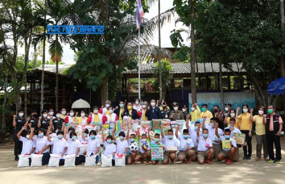 พม.ผนึก AIS เปิดห้องสมุดดิจิทัล ขยายโอกาสการเรียนรู้เยาวชนพื้นที่ห่างไกล